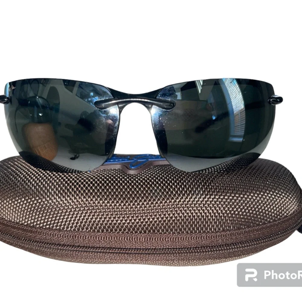 Maui Jim Black Banyans &‎ Hotsands Sunglasses Bundle